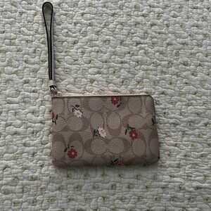 Small Wristlet